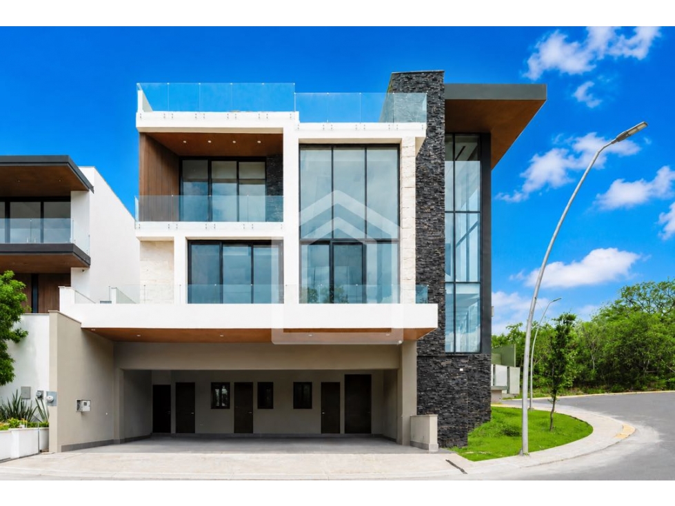 Casa en Venta en Sierra Alta lujosa con increíbles vistas — foto 2