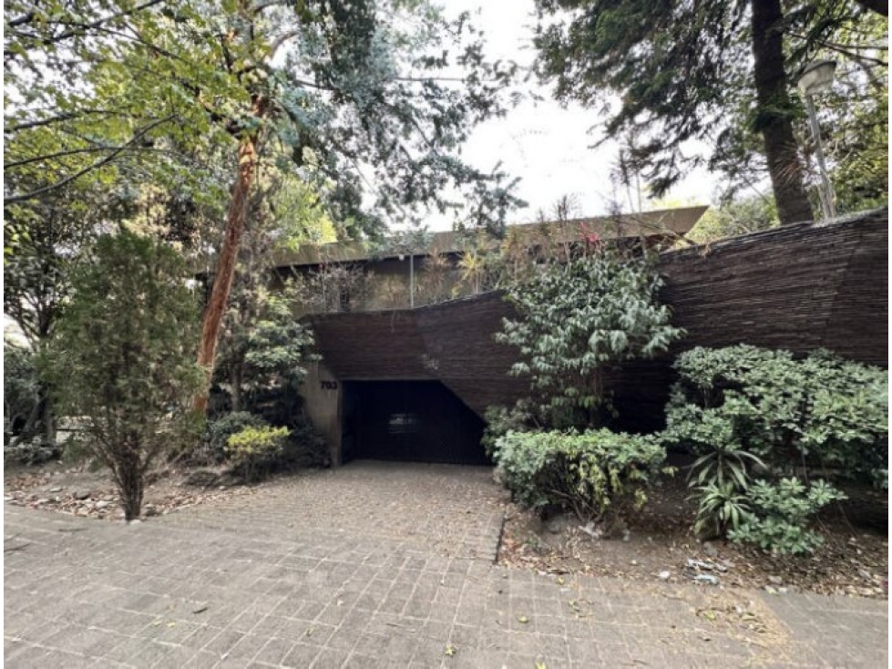 Residencia en Bosques de las Lomas | 794m² en Miguel Hidalgo