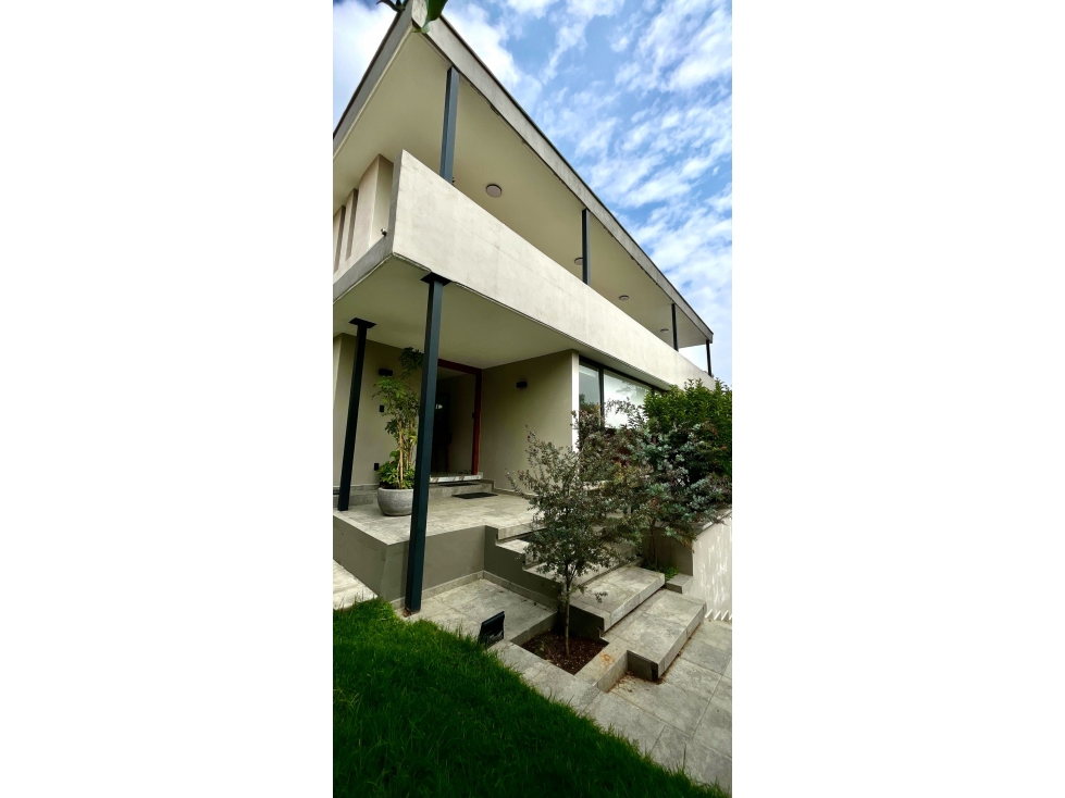 Residencia en Ciudad Satélite Remodelada y lista para Habitar - 2