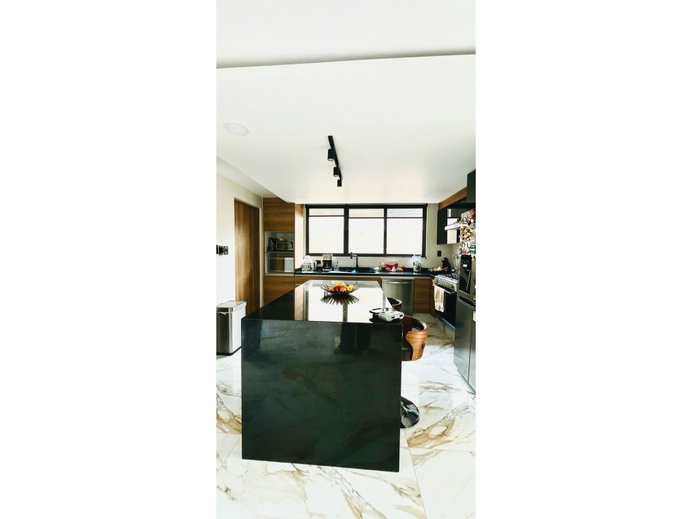 Residencia en Ciudad Satélite Remodelada y lista para Habitar - 4