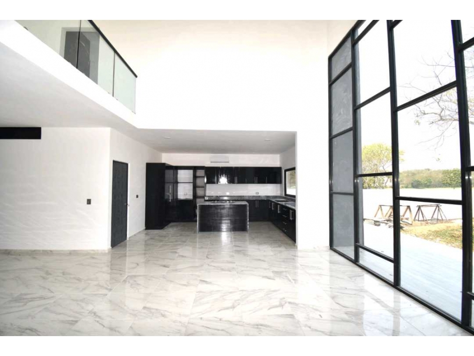 Residencia en Renta 3 Recámaras 4.5 Baños Alberca Propia Nvo. Altozano — foto 4