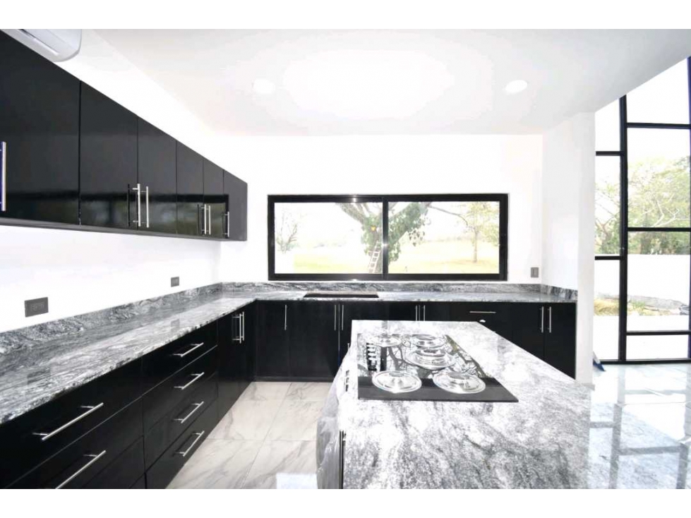 Residencia en Renta 3 Recámaras 4.5 Baños Alberca Propia Nvo. Altozano — foto 5