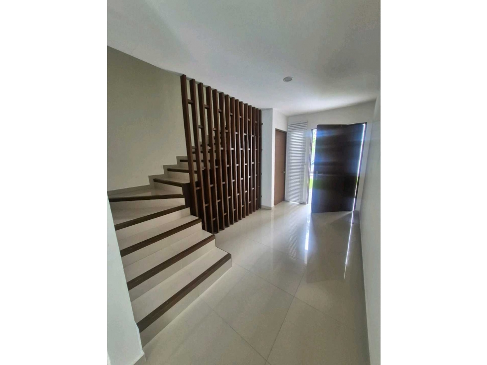 Residencia en Venta 3 Recámaras 3.5 Baños Garaje p/2 Autos El Country — foto 3