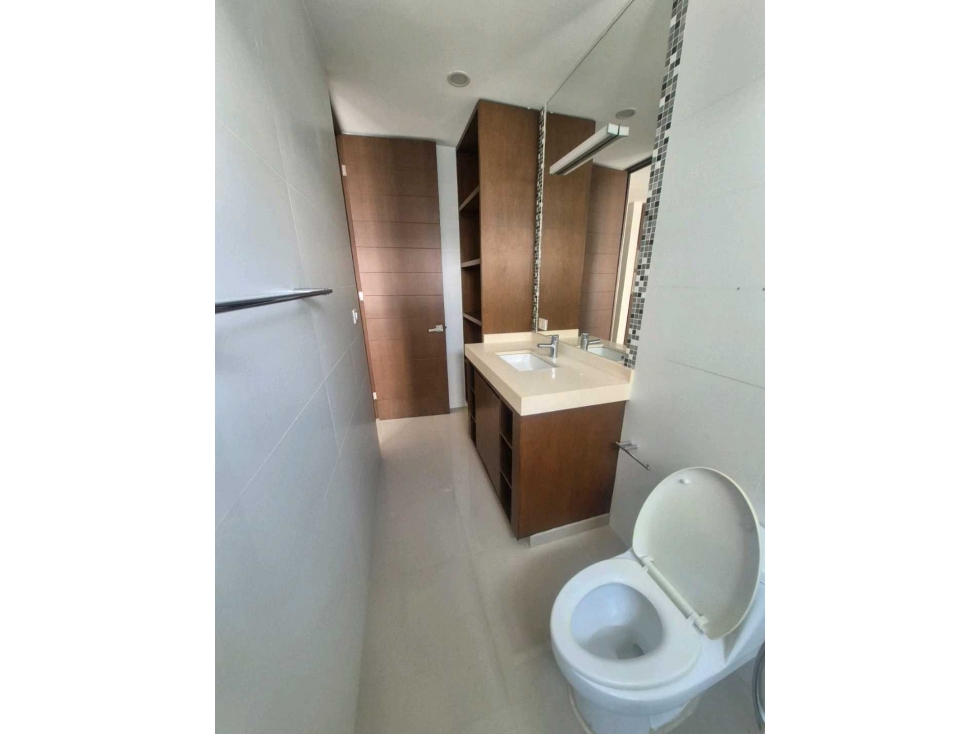 Residencia en Venta 3 Recámaras 3.5 Baños Garaje p/2 Autos El Country — foto 5