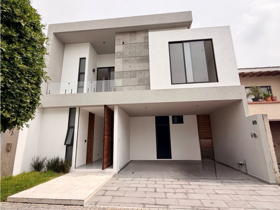 Residencia en venta con excelente altura y finos acabados en Lomas 1