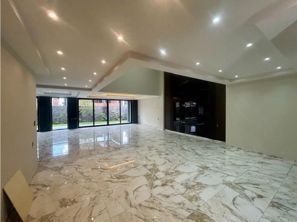 Residencia en venta en fraccionamiento Lagos - 6