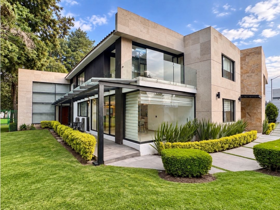 Residencia en Venta Metepec con Alberca y Vista al Green en San Carlos