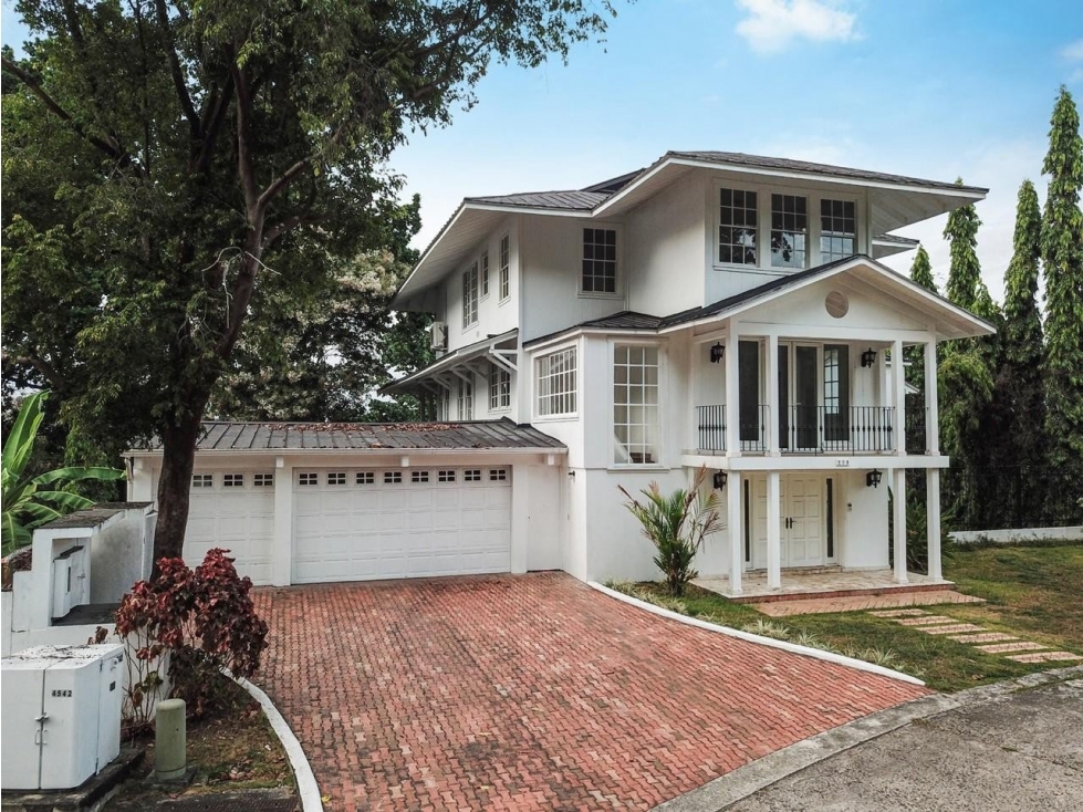 Venta y Alquiler de Casa con Jardín en Ancón