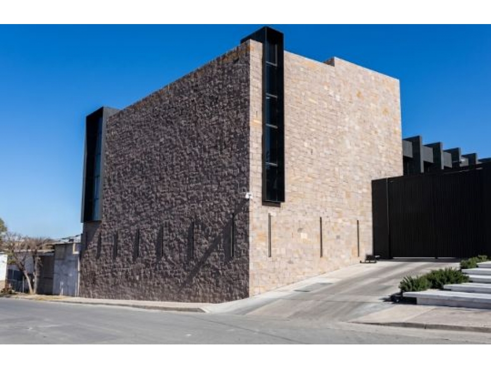 Residencia y terreno con certeza jurídica en Campestre del Bosque - 1