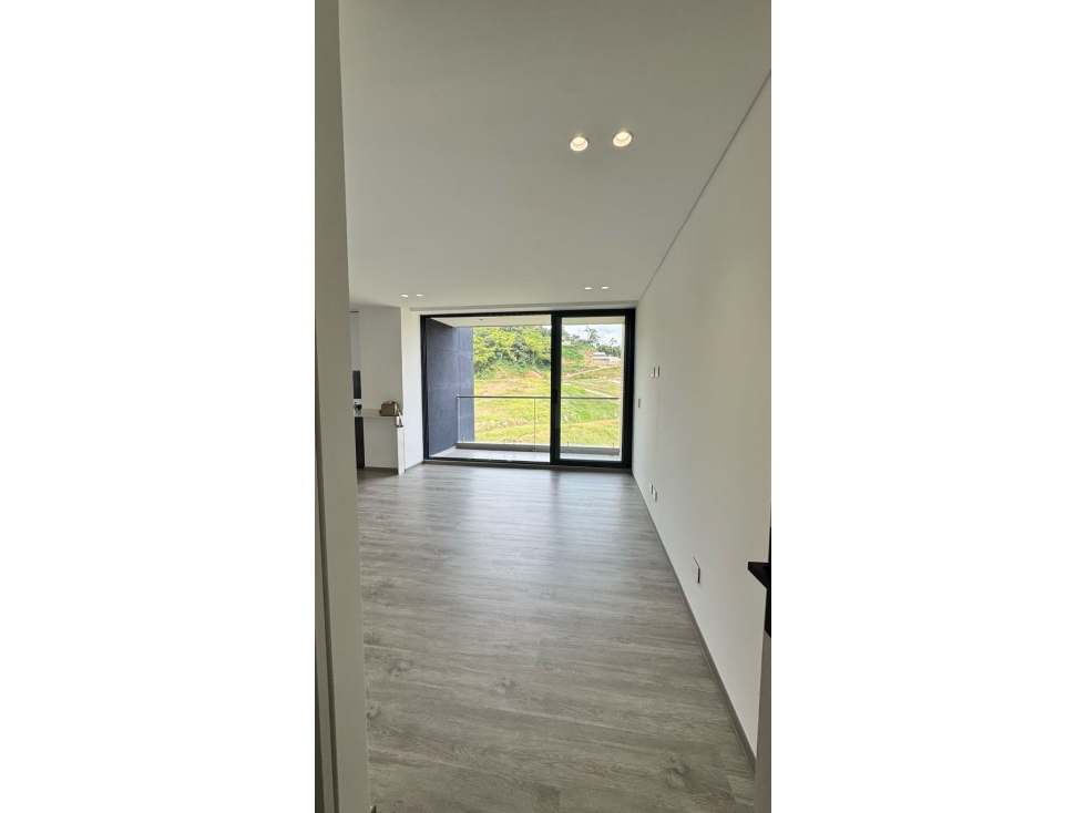 SC SE RENTA APARTAMENTO EN PINARES