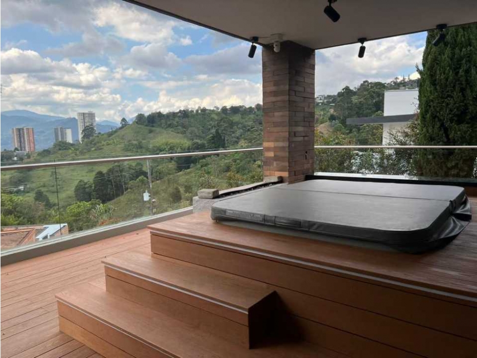 Sabaneta te espera / Casa De Lujo a $2.3MM En La Doctora — foto 4