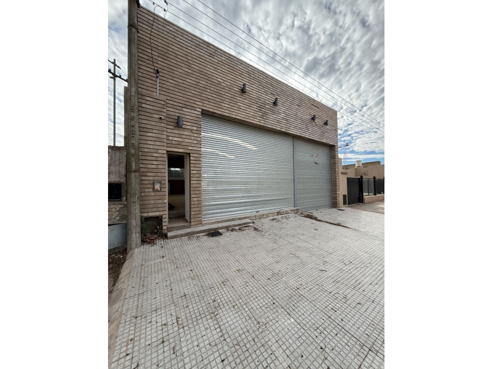 Salón comercial A ESTRENAR s/importante Avenida !!!! - 1