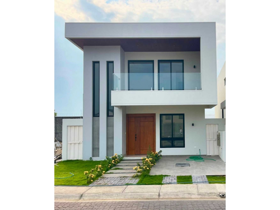 Samborondón, Hermosa Casa en Venta, 260m2