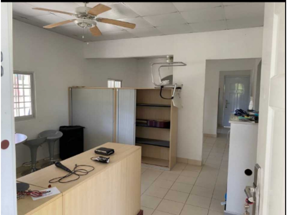 VENDO CASA EN RESIDENCIAL Y GALARA DE FABRICA EN LAS UVAS 2R — foto 3