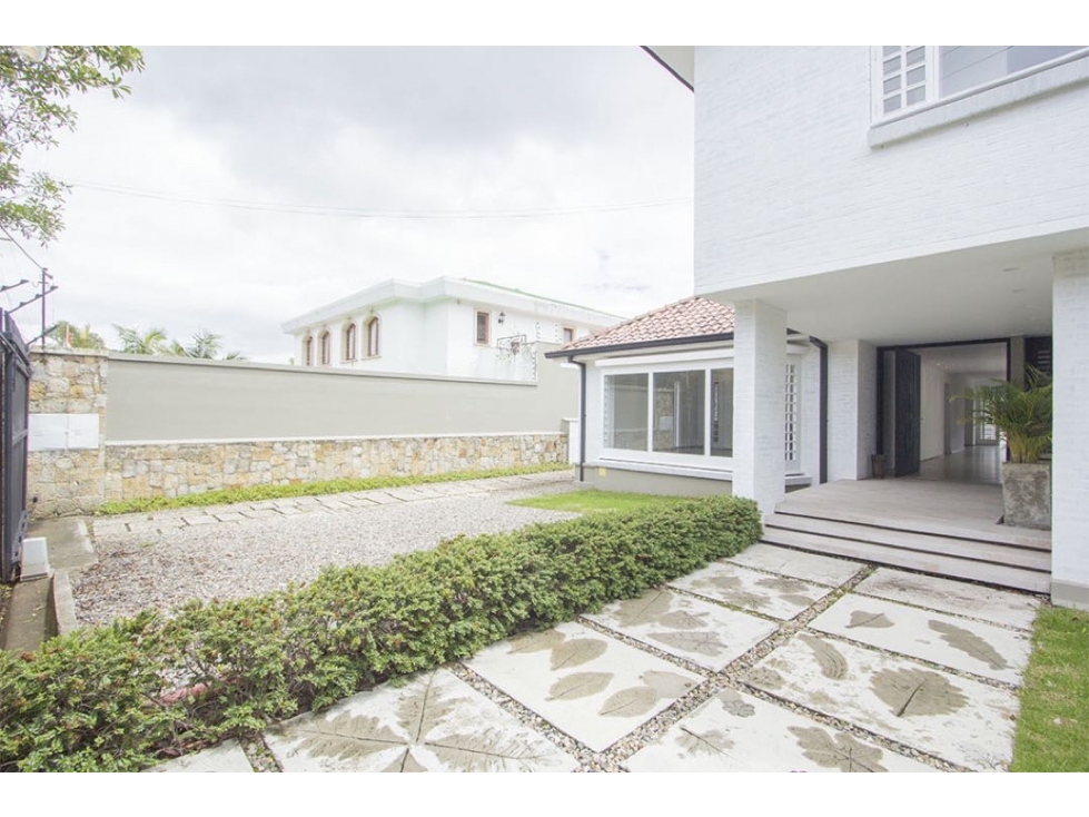 SANTA ANA ORIENTAL VENTA CASA 655m2 - Lote 1.040m2 / 5H — foto 4