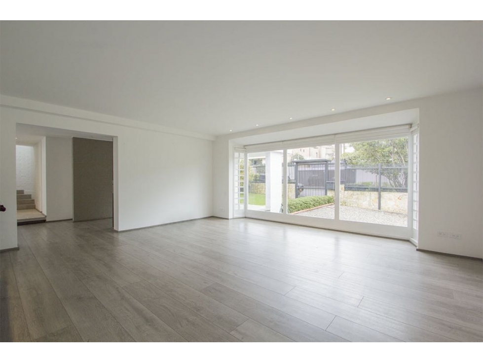 SANTA ANA ORIENTAL VENTA CASA 655m2 - Lote 1.040m2 / 5H — foto 6