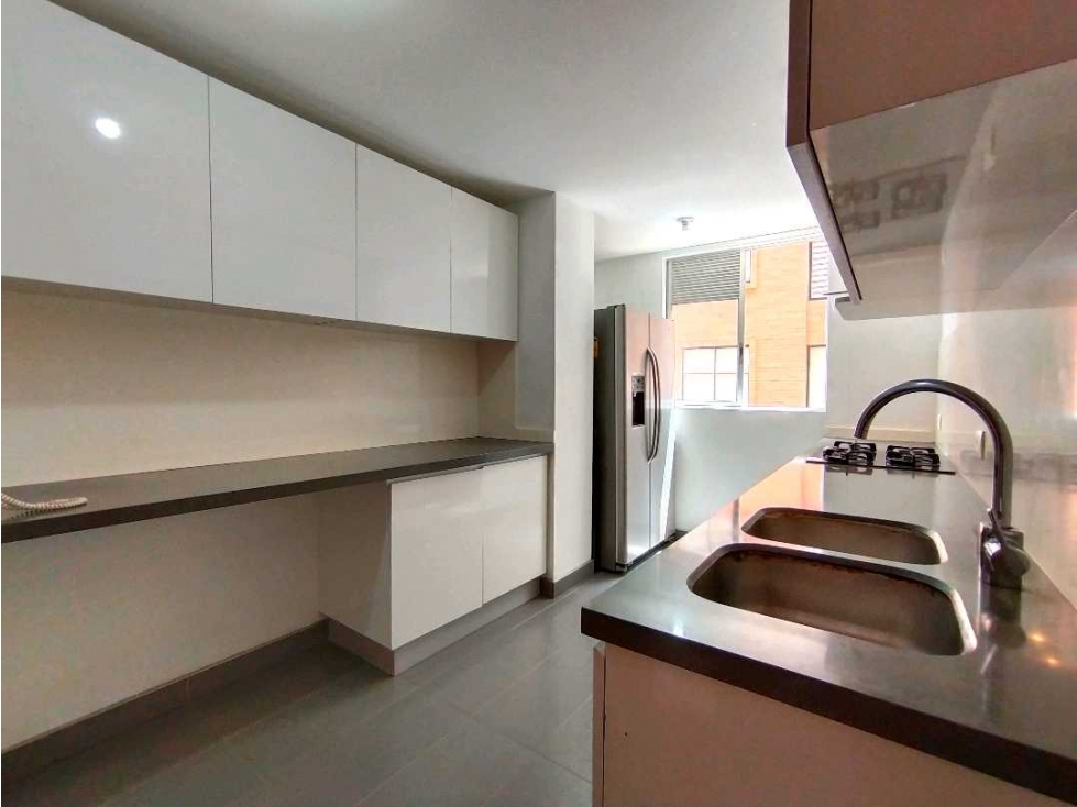 Santa Barbara ARRIENDO Moderno Apto 2 habs BALCON a partir Dic 1,26