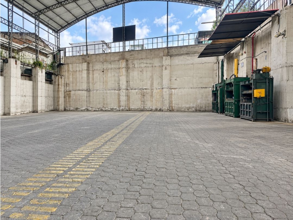 Santa Lucia, Galpón con Oficinas en Renta, 600m2 - 6