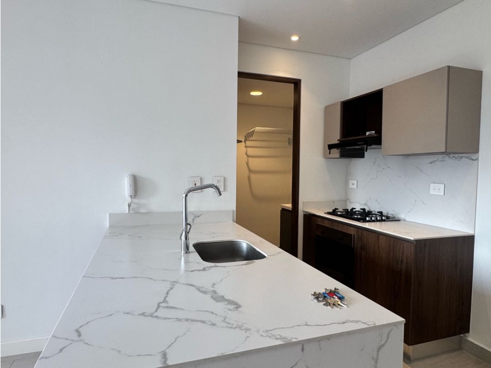 SC SE RENTA APARTAESTUDIO EN PINARES — foto 4