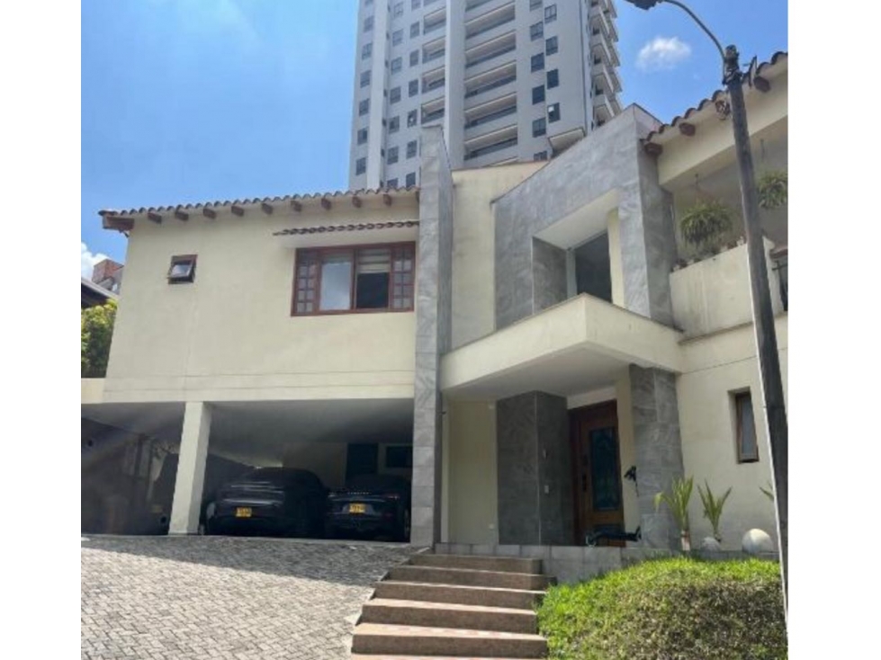 SC SE VENDE CASA LUXURY EN PINARES