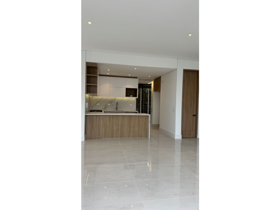 SC SE VENDE ESPECTACULAR APTO EDIFICIO NUEVO EN PINARES — foto 2