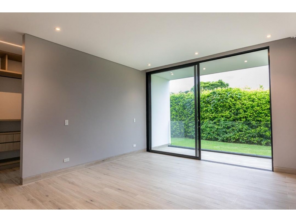 SC SE VENDE ESPECTACULAR CASA EN MALABAR — foto 3