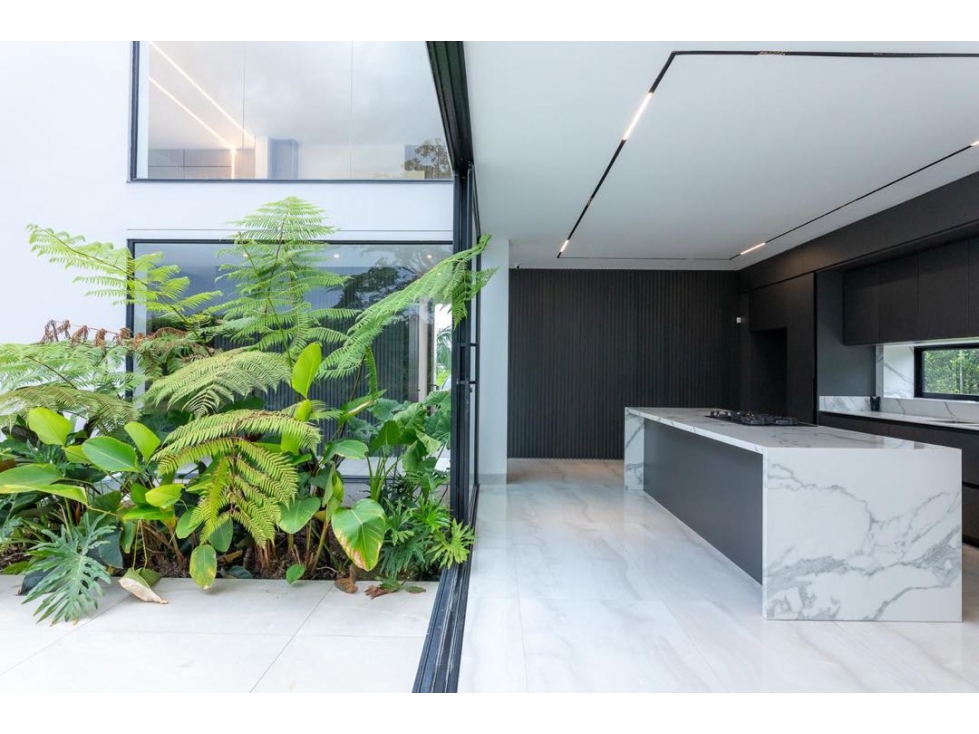SC SE VENDE ESPECTACULAR CASA EN MALABAR — foto 4