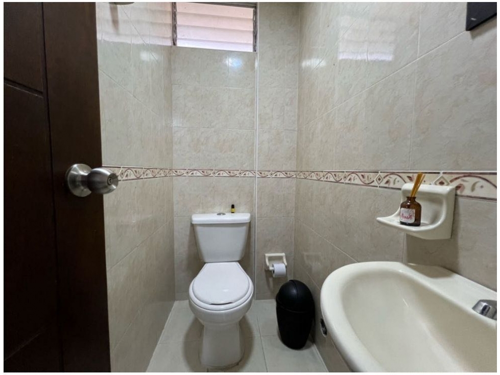 SE VENDE CASA EN LA AVENIDA CENTENARIO — foto 4