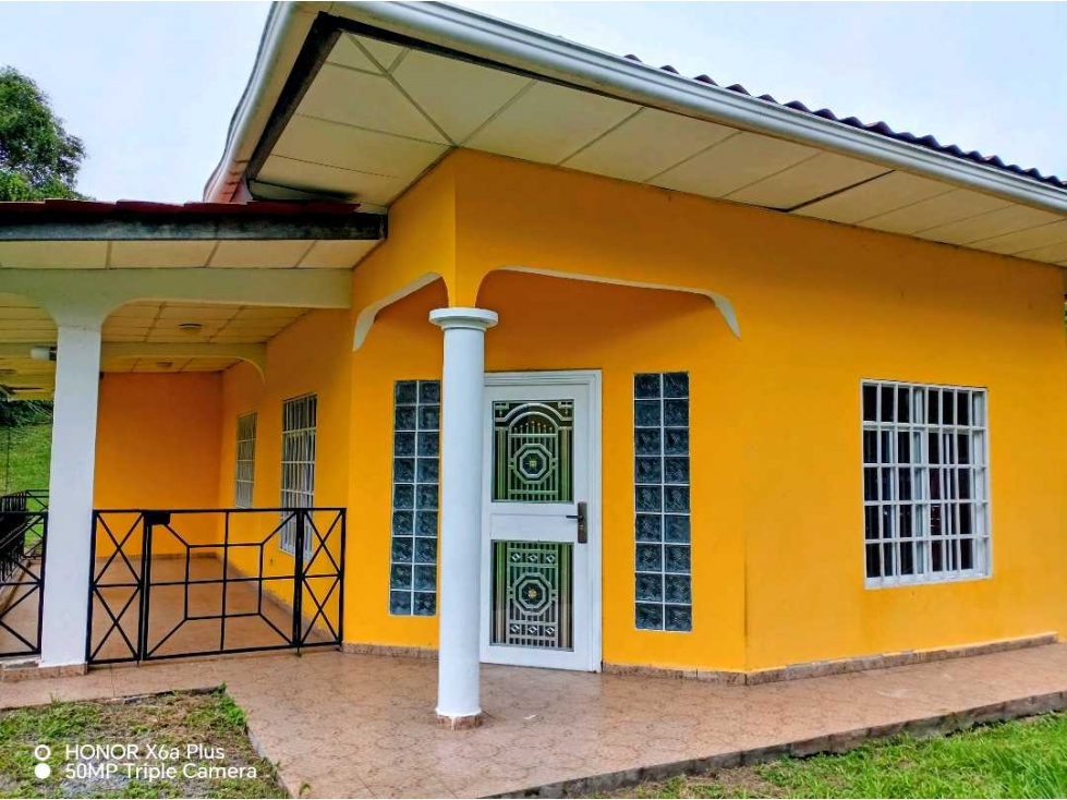 Se alquila amplia casa en Varital de Boquerón! - 1