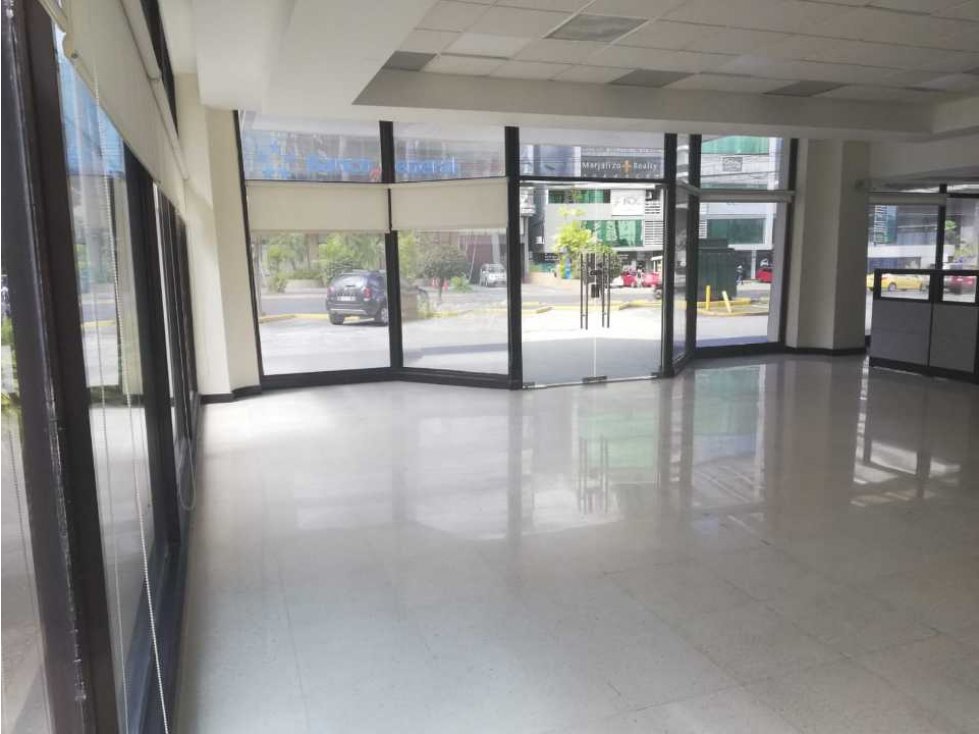 Se Alquila Amplio con Mesanine, Local de 1200 mt2 en Calle 50 — foto 4