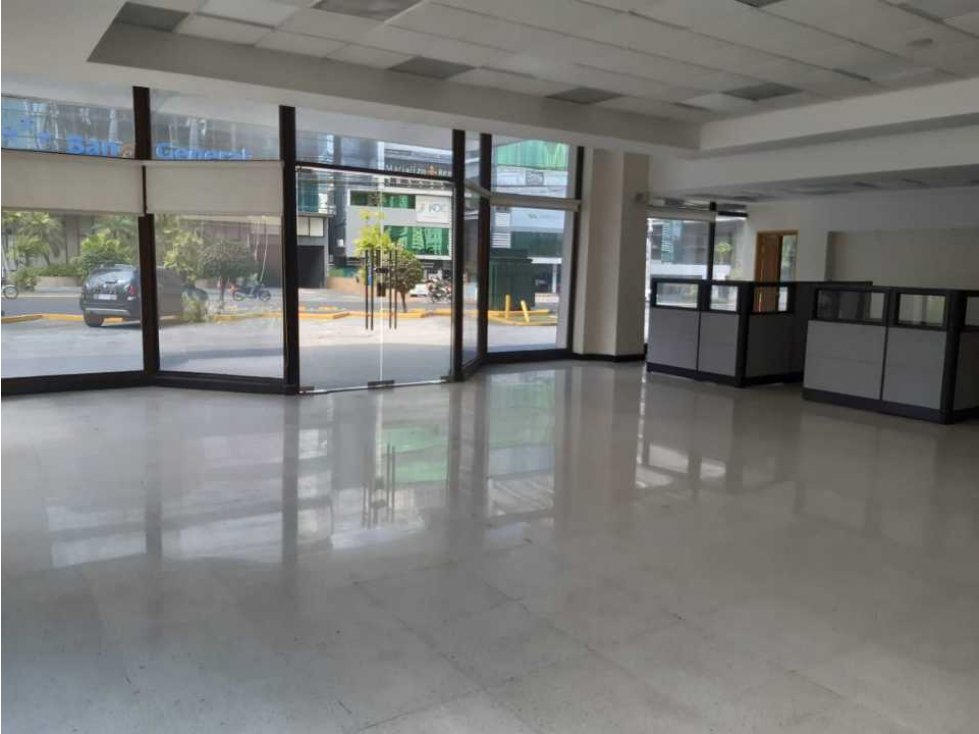 Se Alquila Amplio con Mesanine, Local de 1200 mt2 en Calle 50