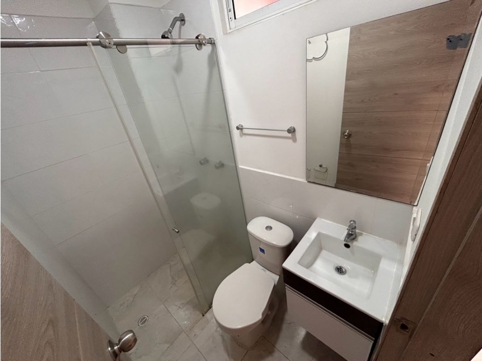 SE ALQUILA APARTAESTUDIO BALCÓN EN CHAMPAGÑAT SERVICIOS INCLUIDOS — foto 3