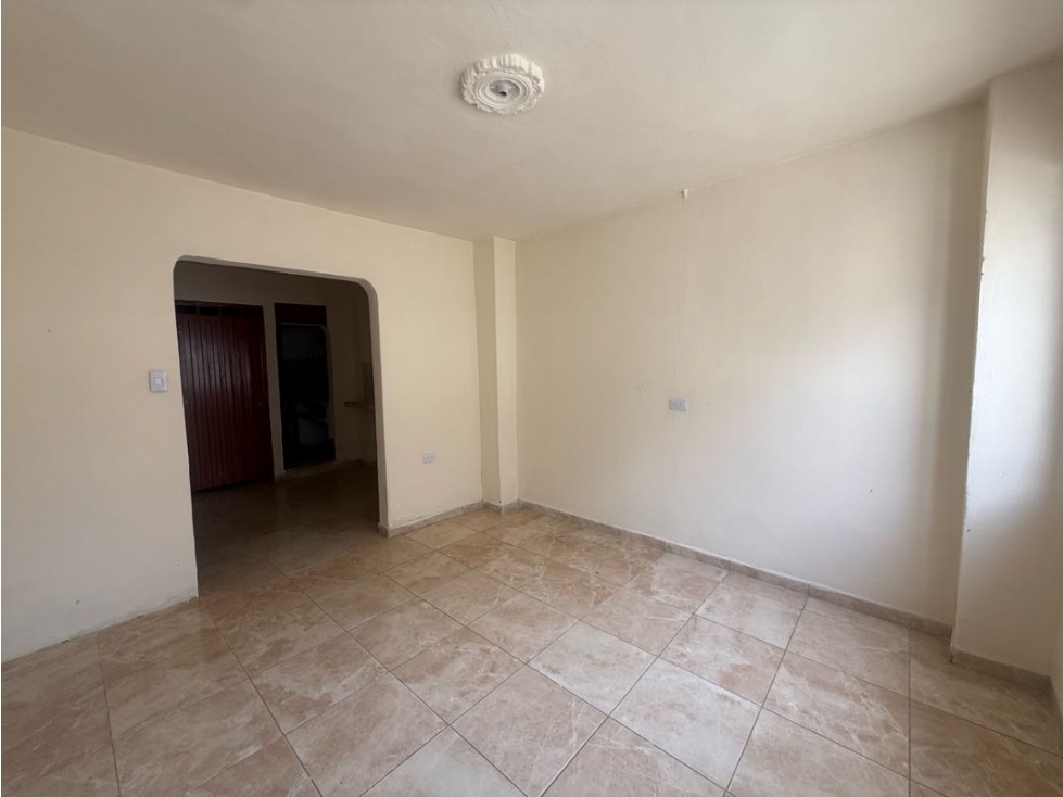 SE ALQUILA APARTAESTUDIO DOS AMBIENTES PRIMER PISO EL JARDIN