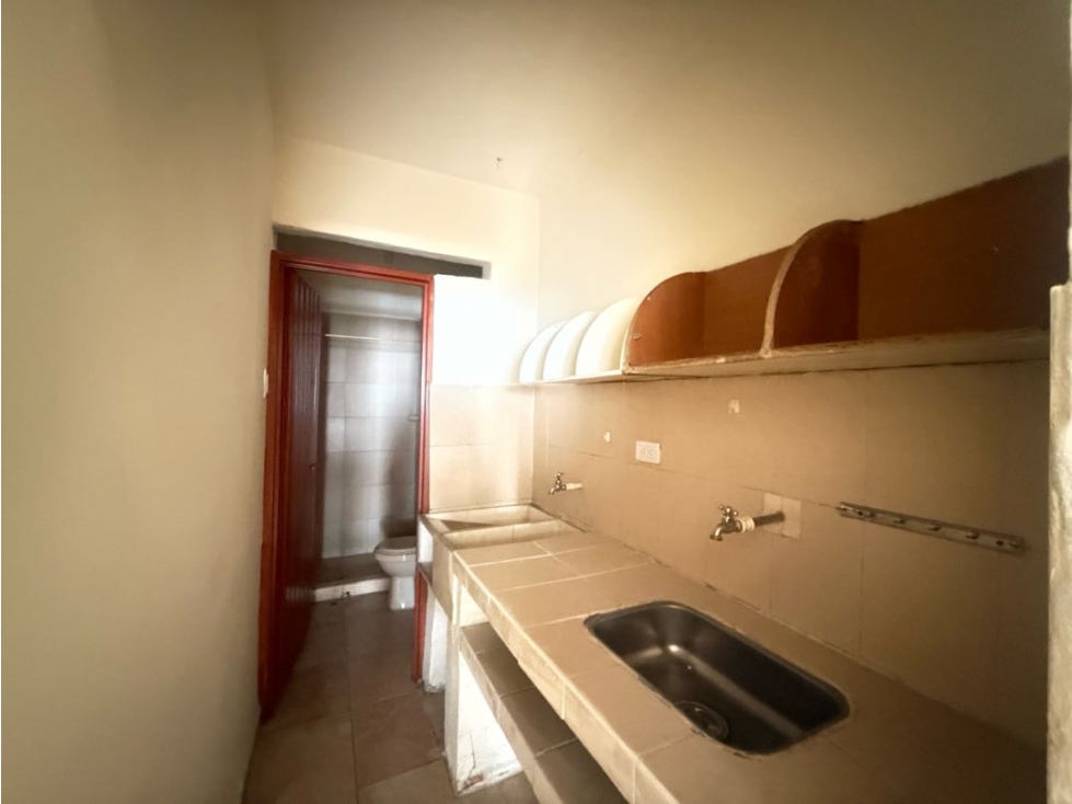 SE ALQUILA APARTAESTUDIO DOS AMBIENTES PRIMER PISO EL JARDIN — foto 3