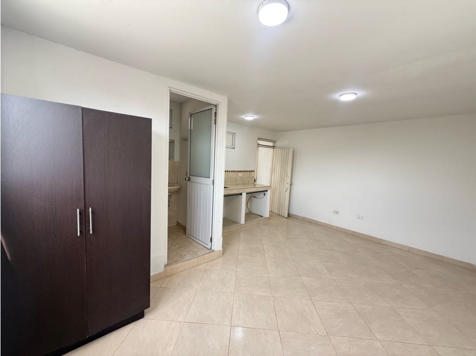ALQUILO APARTAESTUDIO UN AMBIENTE JUNIN CUARTO PISO SERVICIOS INCLUID — foto 2