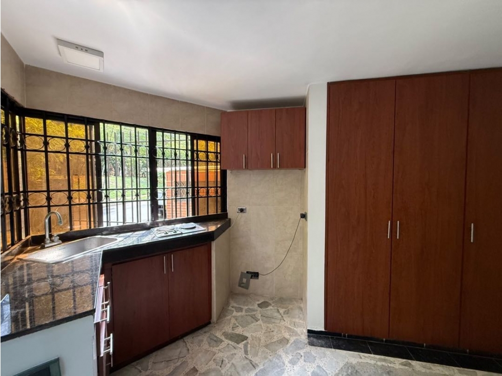 SE ALQUILA APARTAESTUDIO UN AMBIENTE MAYAPAN LAS VEGAS