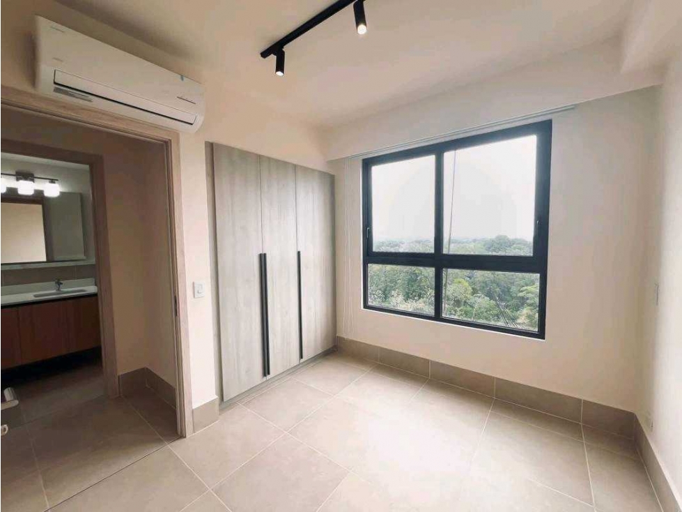 SE ALQUILA APARTAMENTO VACIO EN SANTA MARIA — foto 4