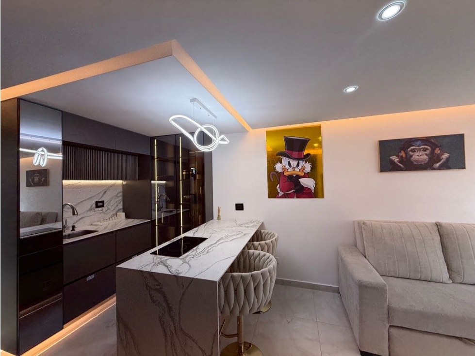 SE VENDE APARTAESTUDIO REMODELADO DE LUJO Y AMOBLADO EN EL REFUGIO