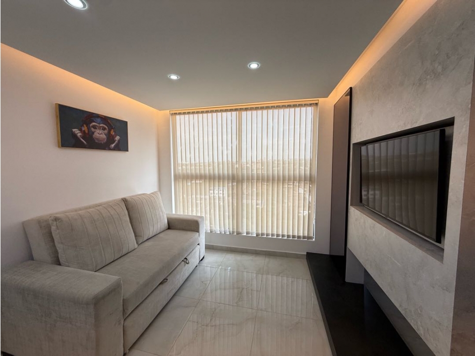 SE VENDE APARTAESTUDIO REMODELADO DE LUJO Y AMOBLADO EN EL REFUGIO — foto 2