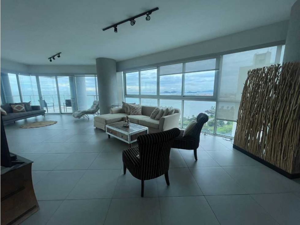 SE ALQUILA APARTAMENTO AMOBLADO PH YACHT CLUB VISTA AL MAR — foto 3