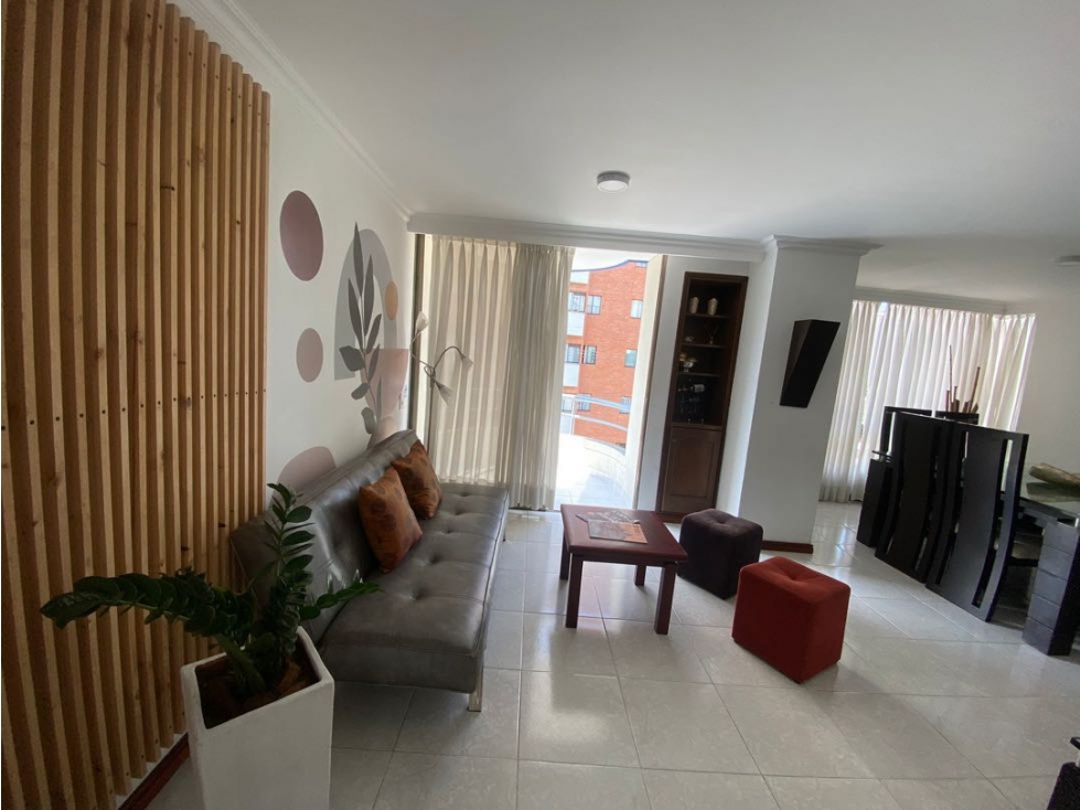 SE ALQUILA APARTAMENTO AMOBLADO DE 3 HABITACIONES — foto 2