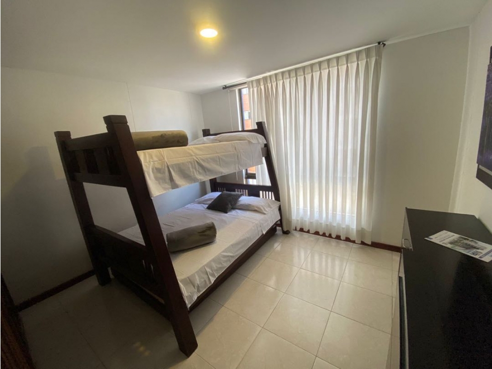SE ALQUILA APARTAMENTO AMOBLADO DE 3 HABITACIONES — foto 6