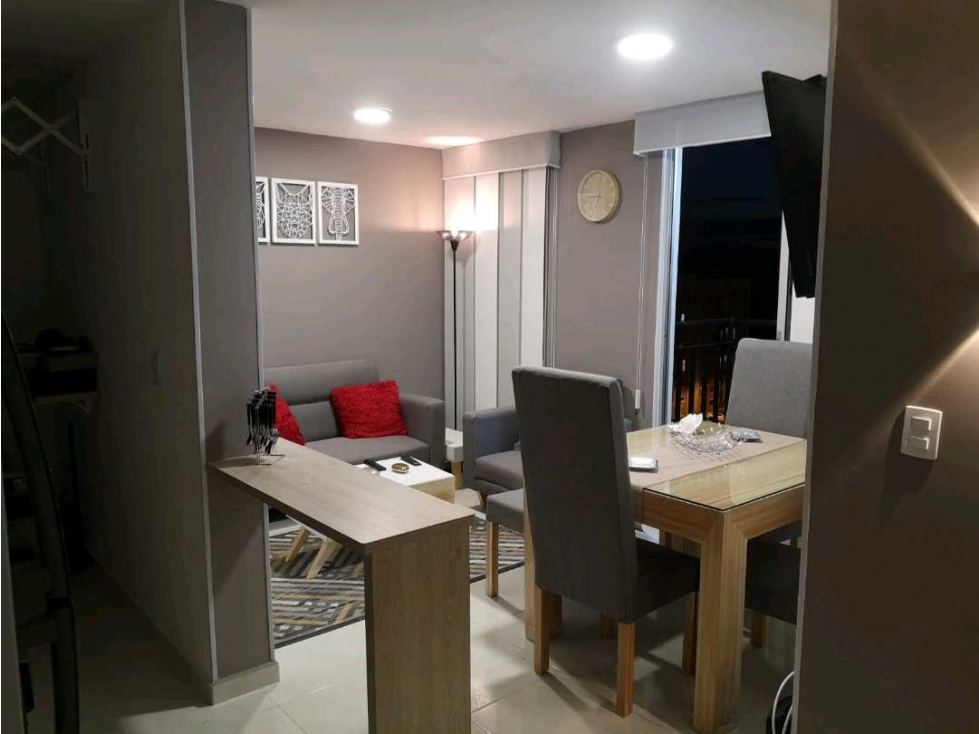 SE ALQUILA APARTAMENTO AMOBLADO AV CONDINA #1 — foto 4