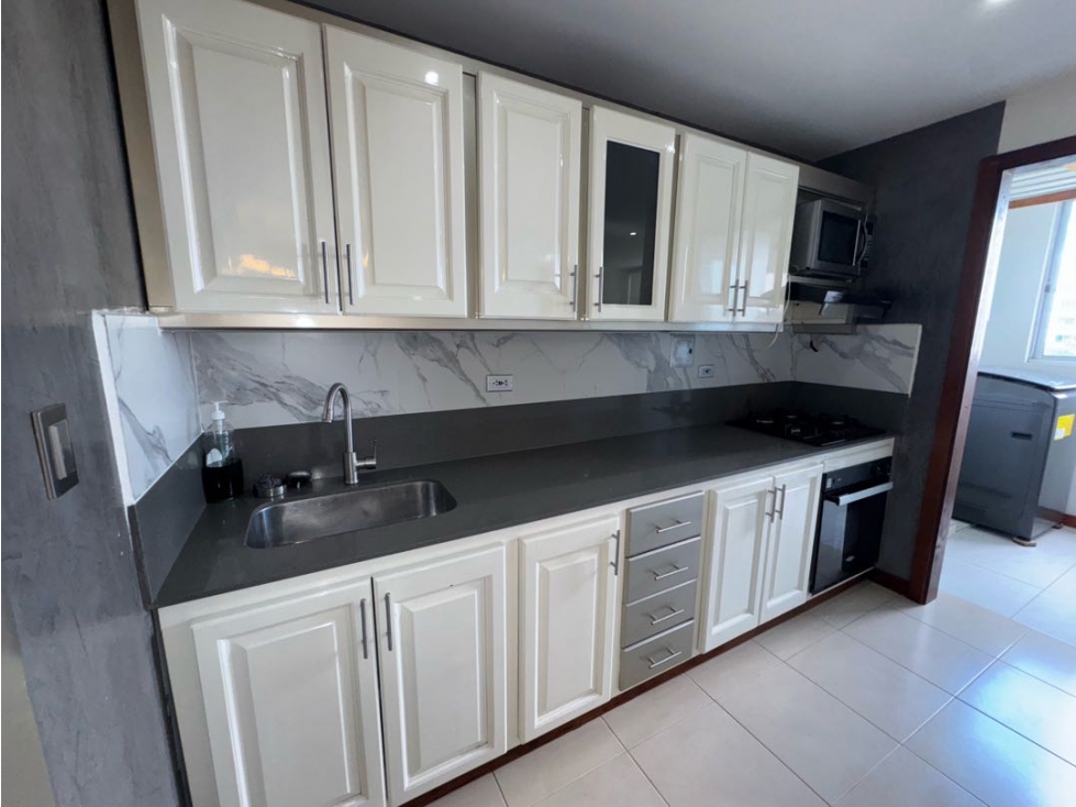 SE ALQUILA APARTAMENTO AMOBLADO DE 3 HABITACIONES ,PINARES — foto 2