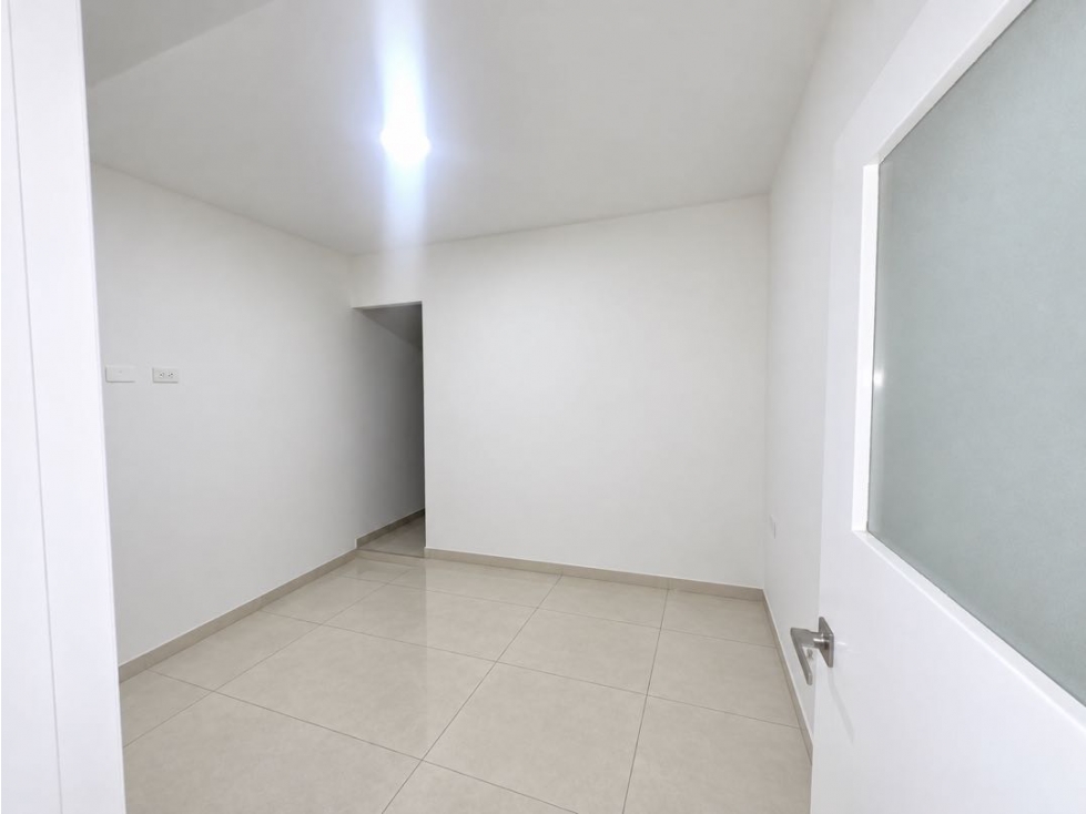SE ALQUILA APARTAMENTO CALI NORTE LA BASE LUJO — foto 3