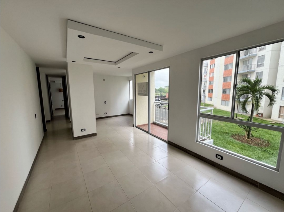 SE ALQUILA APARTAMENTO CR NARANJOS MZ 2