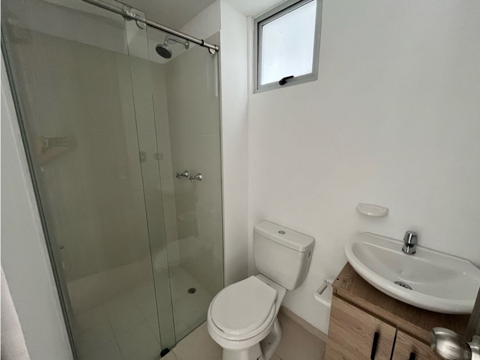 SE ALQUILA APARTAMENTO CR NARANJOS MZ 2 — foto 5