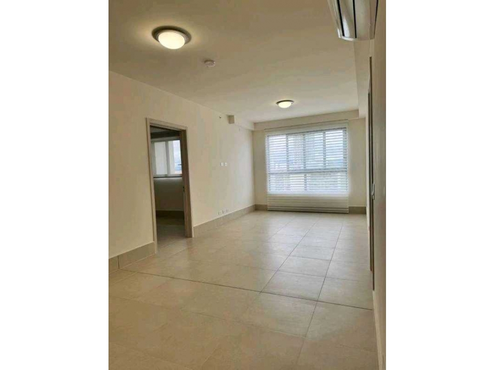 SE ALQUILA APARTAMENTO EN CARRASQUILLA. $ 2100