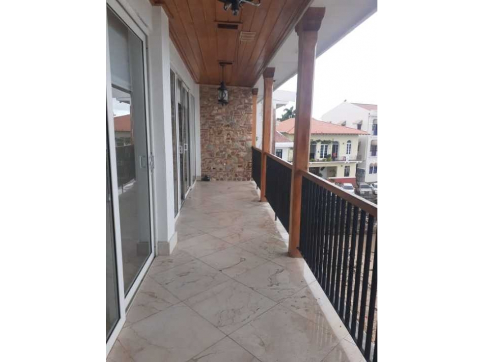 SE ALQUILA APARTAMENTO EN CASCO VIEJO - 4