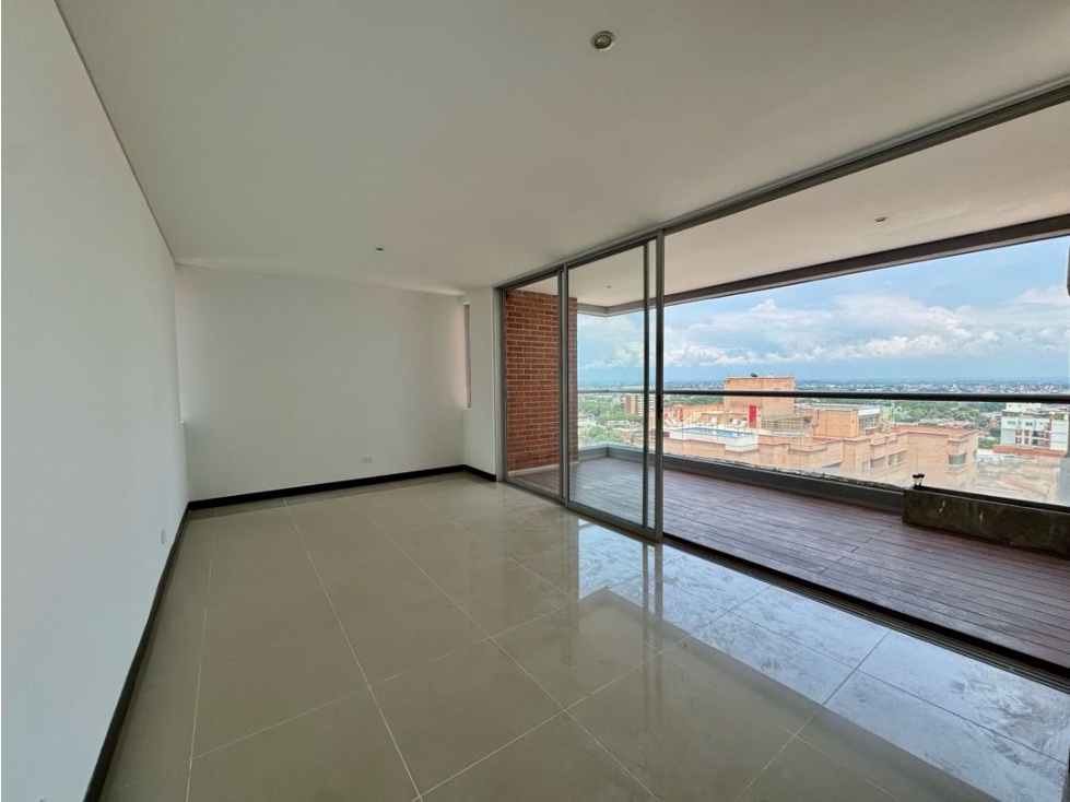 Se alquila apartamento en chipichape con Terraza